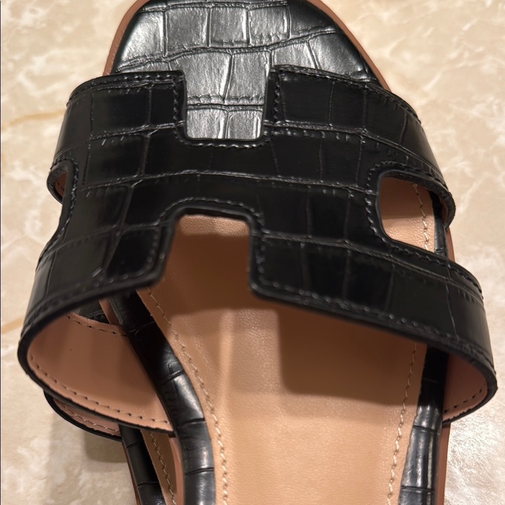 Black H-Style Slide Sandals with Flat Sole - Picture 6 of 6
